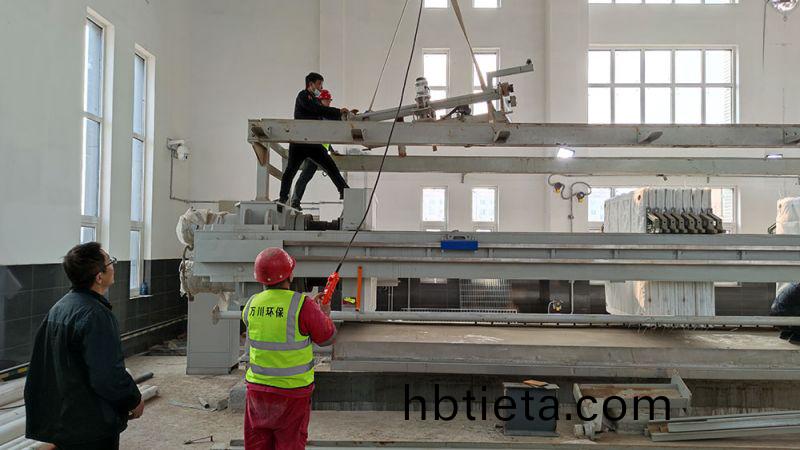 折疊(die)帶式壓濾(lv)機(ji)的(de)結(jie)構(gou)特(te)點