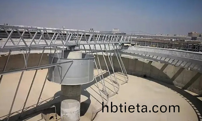 ZQXN型(xing)週(zhou)邊(bian)傳(chuan)動全橋虹吸(xi)式吸(xi)泥(ni)機